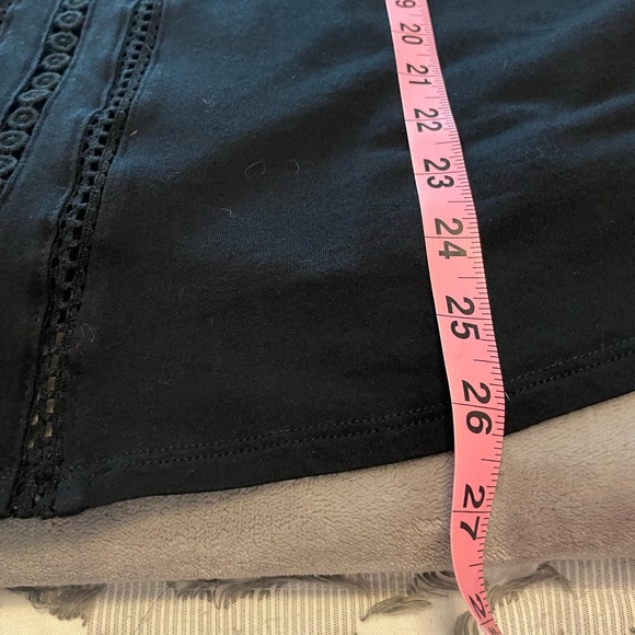 GAP- eyelet detail black tank top. EUC, size L - Picture 5 of 6